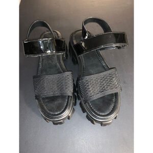 Women's Forever 21 Black Platform Sandals Size 8